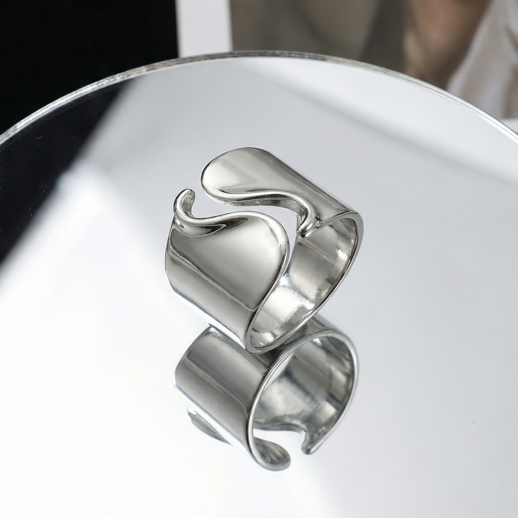 Flow Metal Ring